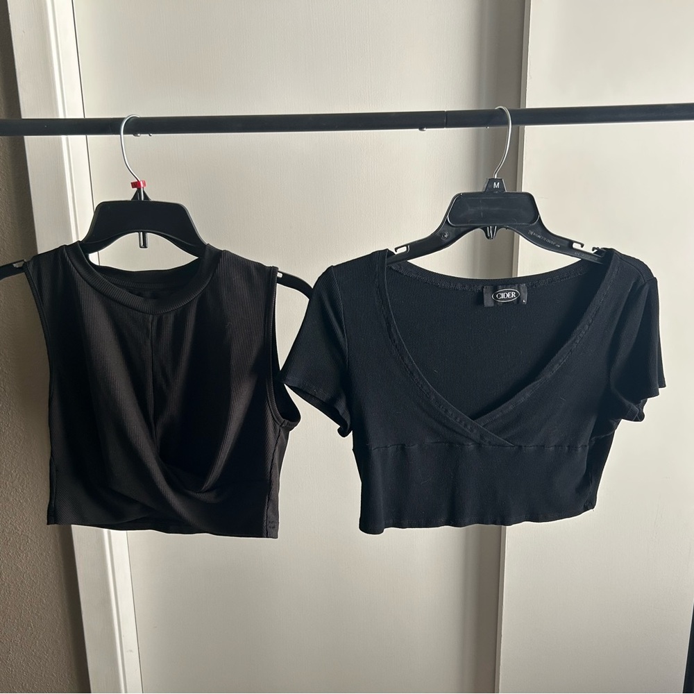 Cider Black Crop Top Bundle Size Large Sleeveless & Short Sleeve Going Out Top